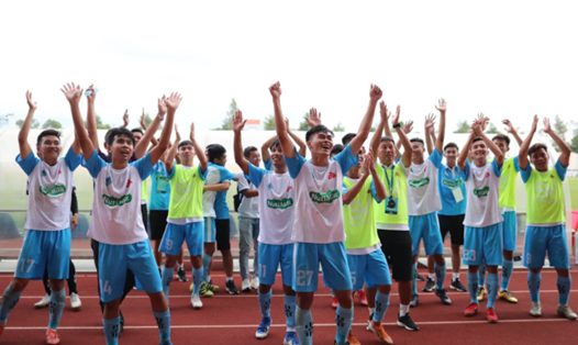 Niềm vui chiến thắng của ĐH Cần Thơ chiều 19.12, khi giành vé vào chung kết SV-League 2020. Ảnh: Thông Nguyễn.