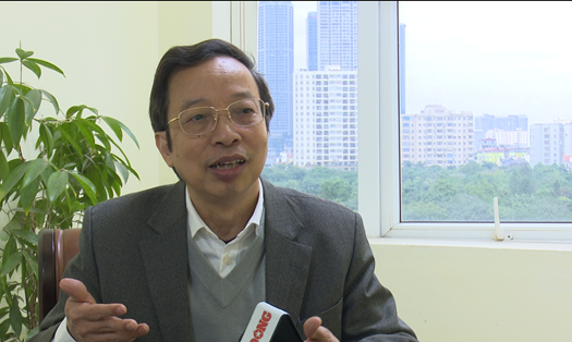 Ông Phạm Xuân Hòe - chuyên gia tài chính ngân hàng (nguyên Phó Viện trưởng Viện Chiến lược ngân hàng, Ngân hàng Nhà nước) nói về kẽ hở trong cổng thanh toán quốc tế. Ảnh ĐT