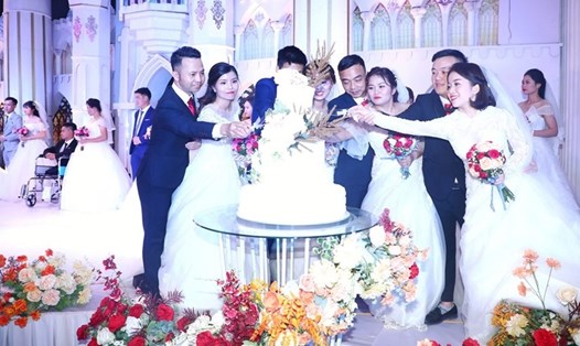 Lễ cưới tập thể cho các cặp đôi công nhân do LĐLĐ tỉnh Thái Nguyên tổ chức ngày 28.11.2020. Ảnh: tô thế