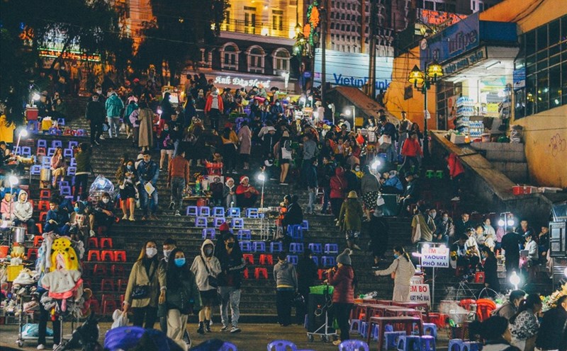 Du khách tham quan tại Đà Lạt. Ảnh: X. Sơn