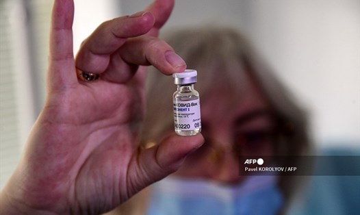 Nga cho phép tiêm vaccine Sputnik V cho những người từ 60 tuổi trở lên. Ảnh: AFP.