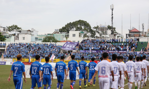 Các cổ động viên "sinh viên" phủ kín các khán đài mỗi khi các trận đấu tại SV-League 2020 diễn ra. Ảnh: Thông Nguyễn.
