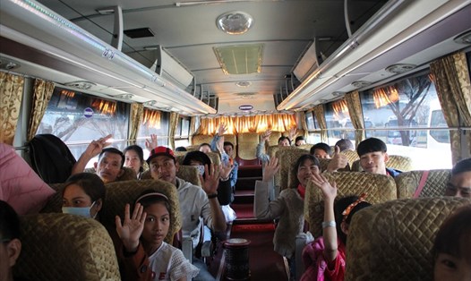 “Chuyến xe Công đoàn” của LĐLĐ TP.Đà Nẵng đưa công nhân lao động về quê ăn Tết năm 2020. Ảnh: Thanh Hùng