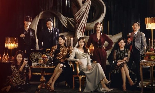 “The Penthouse” của Kim So Yeon hiện đang quay mùa 2. Ảnh poster.