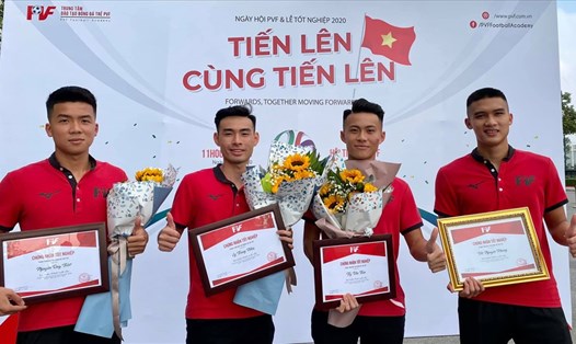 Câu lạc bộ Sài Gòn chiêu mộ 4 học viên từ PVF, trong đó nổi bật có tiền đạo Võ Nguyên Hoàng (ngoài cùng bên phải). Ảnh: Fanpage CLB Sài Gòn.