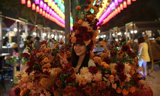 Hạ Long gây chú ý khi tổ chức khu phố ẩm thực đêm. Ảnh: Hà.