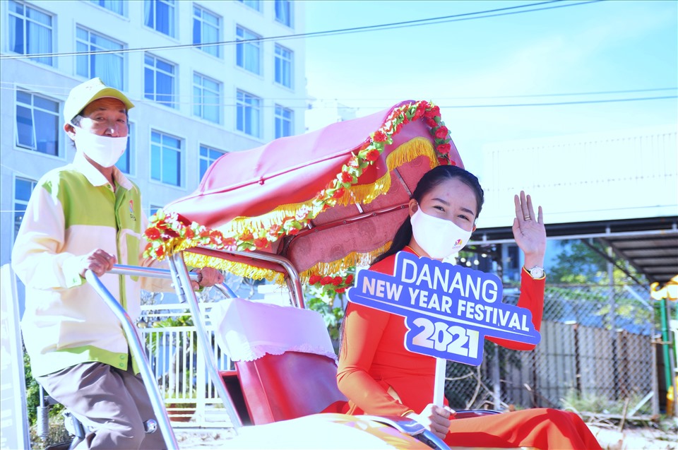 Đà Nẵng khởi động “chào năm mới 2021” với diễu hành xích lô. Ảnh: Sở Du lịch Đà Nẵng