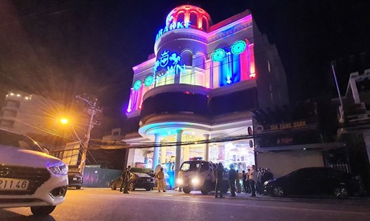 Quán karaoke trên đường Vân Đồn, TP Nha Trang lần thứ 2 phát hiện có hàng chục người bên trong đang phê ma tuý. Ảnh: Phương Linh