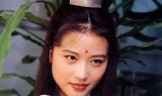 Nữ diễn viên Châu Hải My nổi tiếng nhờ vai diễn Chu Chỉ Nhược phiên bản phim năm 1994. Ảnh: Xinhua.