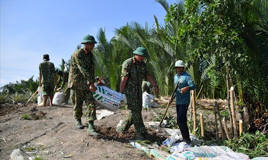 Các hoạt động chuẩn bị cho Tết Quân - dân 2021 tại xã Hòa Chánh, huyện U Minh Thượng (Kiên Giang). Ảnh: PV