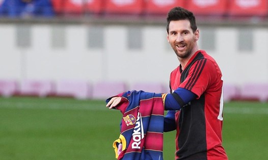 Lionel Messi tiếp tục gắn bó sẽ khiến Barcelona không biết lấy tiền đâu để trả lương. Ảnh: AFP