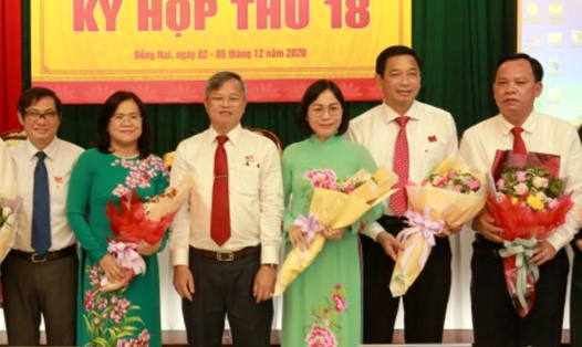 Ba Tân Phó Chủ tịch tỉnh Đồng Nai - Võ Tấn Đức, Võ Văn Phi, Nguyễn Thị Hoàng (Ngoài cùng từ phải qua trái). Ảnh: Minh Châu