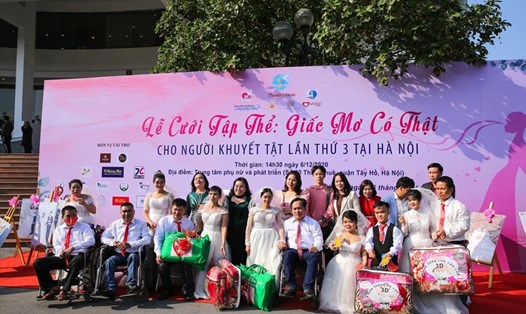 Xúc động đám cưới tập thể của 46 cặp đôi khuyết tật diễn ra tại Hà Nội. Ảnh: Minh Sơn