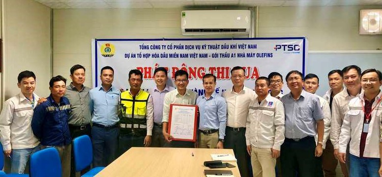 Lễ phát động thi đua. Ảnh: CĐ DK