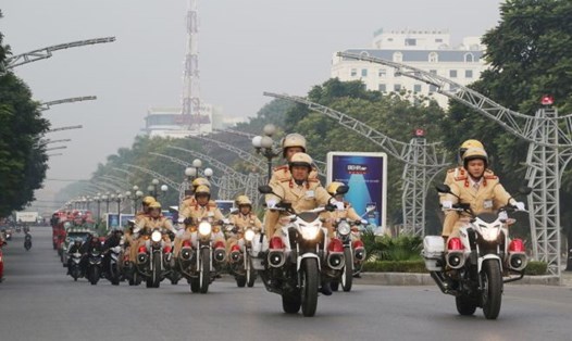 Lực lượng cảnh sát giao thông mở cao điểm bảo đảm trật tự an toàn giao thông dịp Tết 2021. Ảnh: M.Hải.