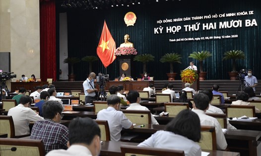 Toàn cảnh phiên chất vấn kỳ họp HĐND TPHCM sáng ngày 8.12. Ảnh: Minh Quân