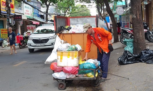 Thu gom rác thải tại TPHCM. Ảnh: Hữu Huy