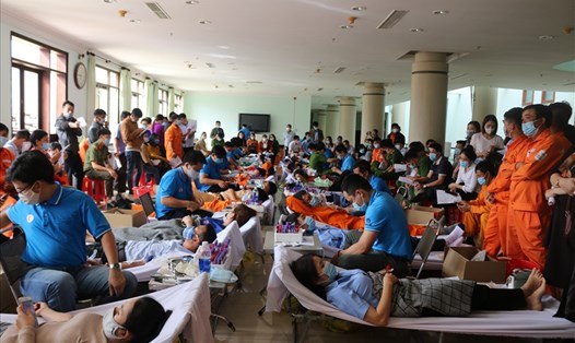 250 CBCNV trong toàn Công ty Điện lực Đắk Nông tham gia hiến máu cứu người