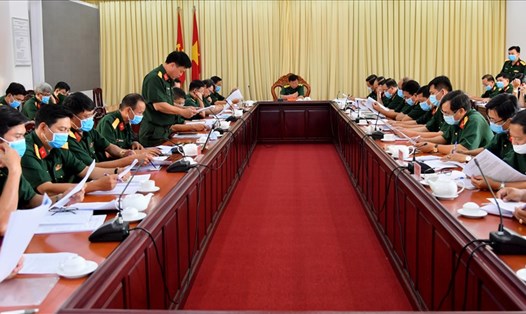 Đoàn công tác Quân khu 9 kiểm tra công tác quân sự, quốc phòng tại Bộ CHQS tỉnh Kiên Giang. Ảnh: PV