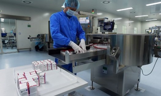 Nga đang phát triển một dạng vaccine COVID-19 qua đường uống, sử dụng như một sản phẩm sữa. Ảnh: AFP