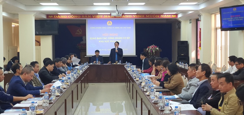 Ông Lê Phan Linh, Chủ tịch Công đoàn Tổng Công ty Hàng hải Việt Nam phát biểu tại hội nghị. Ảnh: Linh Chu
