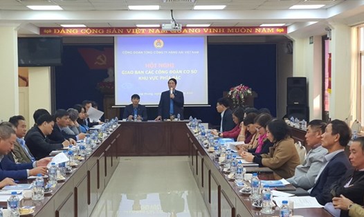 Ông Lê Phan Linh, Chủ tịch Công đoàn Tổng Công ty Hàng hải Việt Nam phát biểu tại hội nghị. Ảnh: Linh Chu