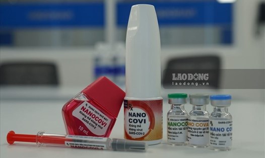 Các mẫu thử lâm sàng của vắc xin Nanocovax do Công ty Nanogen sản xuất. Ảnh: Thanh Chân.