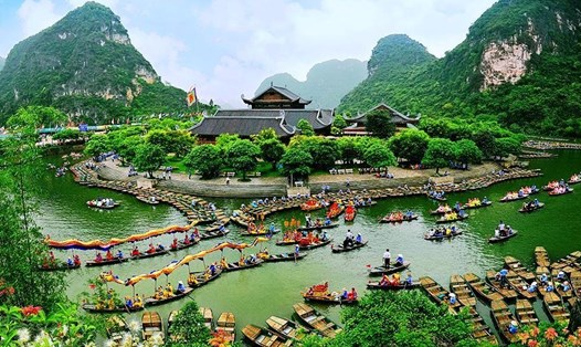 Lễ hội Tràng An, một trong những sự kiện lớn nằm trong chuỗi những sự kiện của Năm Du lịch Quốc gia 2020 do Ninh Bình tổ chức. Ảnh: NT