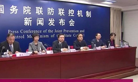 Uỷ ban Y tế Quốc gia Trung Quốc trong buổi họp báo 10.2 cập nhật thông tin mới nhất về tình hình dịch bệnh virus Corona (nCoV). Ảnh: NHC