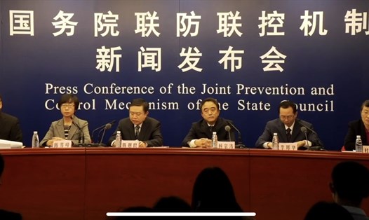 Các quan chức Ủy ban Y tế Quốc gia Trung Quốc (NHC) trong cuộc họp báo ngày 10.2. Ảnh: CGTN.