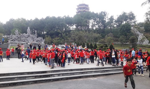 Ban Quản lý Khu di tích Ngã ba Đồng Lộc sẽ thông báo hoạt động trở lại từ ngày 12.2. Trong ảnh là học sinh đến tham quan di tích Ngã ba Đồng Lộc. Ảnh: Trần Tuấn