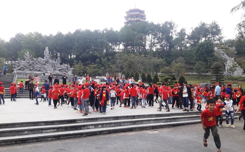 Ban Quản lý Khu di tích Ngã ba Đồng Lộc sẽ thông báo hoạt động trở lại từ ngày 12.2. Trong ảnh là học sinh đến tham quan di tích Ngã ba Đồng Lộc. Ảnh: Trần Tuấn