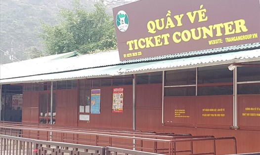 Do vắng khách nên Ban quản lý khu du lịch Tràng An (Ninh Bình) đã phải đóng cửa một số quầy bán vé. Ảnh: NT