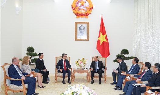 Thủ tướng Nguyễn Xuân Phúc tiếp Đại sứ, Trưởng phái đoàn Liên minh Châu Âu (EU) tại Việt Nam Pier Giorgio Aliberti. Ảnh: VGP.