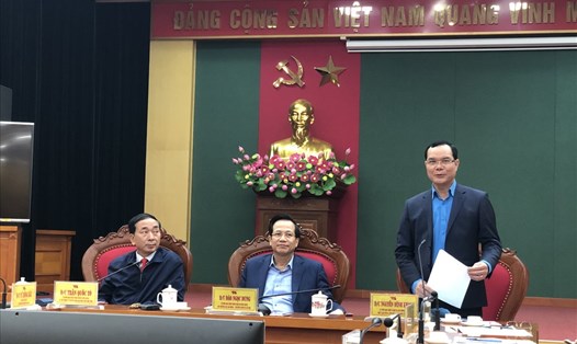 Chủ tịch Tổng LĐLĐVN Nguyễn Đình Khang phát biểu tại buổi làm việc với với lãnh đạo Tỉnh uỷ Thái Nguyên và Bộ LĐTBXH. Ảnh: VL