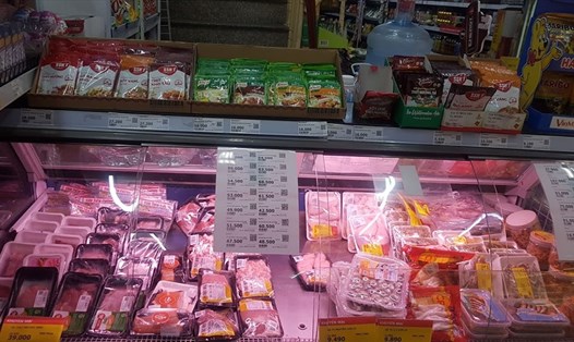 Giá thịt lợn trên thị trường vẫn ở mức cao. Ảnh: Kh.V