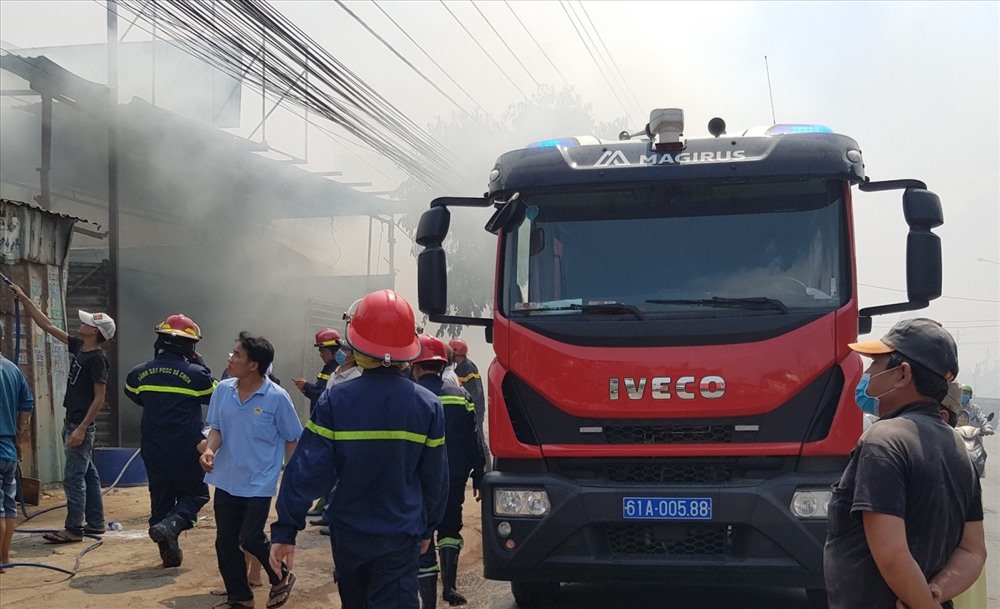 Hỏa hoạn trong nhà xưởng sản xuất tôn thép, xà gồ.