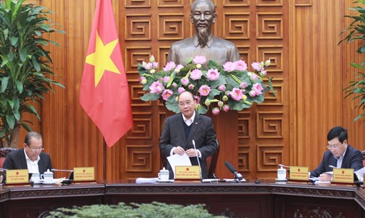 Thủ tướng Chính phủ Nguyễn Xuân Phúc phát biểu tại cuộc họp. Ảnh T.Vương