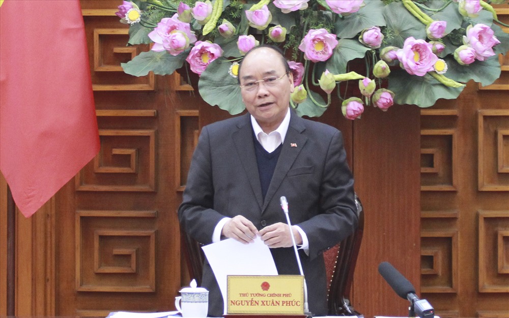 Thủ tướng Chính phủ Nguyễn Xuân Phúc phát biểu tại cuộc họp. Ảnh T.Vương