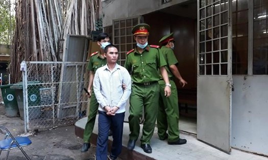 Bị cáo Nguyễn Văn Hồ (sinh năm 1997) nhận mức án tử hình về tội giết người, 7 năm tù về tội cướp tài sản. Ảnh CTV Minh Hiền.