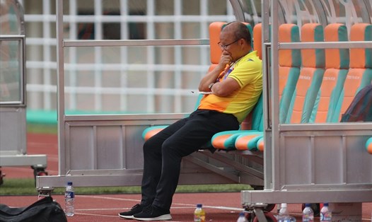 Huấn luyện viên Park Hang-seo liên tiếp nhận những tin không vui trước trận đấu với Malaysia vào ngày 31.3. Ảnh: Đ.Đ