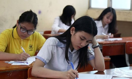 Quyết định về kế hoạch tuyển sinh vào lớp 10 trung học phổ thông năm học 2020 - 2021 của Hà Nội vừa ban hành vẫn dự kiến ngày thi từ 1.6, dù học sinh phải nghỉ học kéo dài vì dịch COVID-19. Ảnh minh họa: Hải Nguyễn.