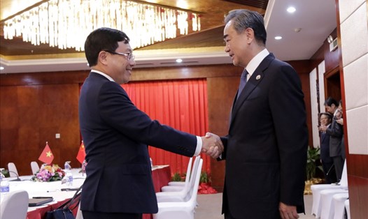 Phó Thủ tướng, Bộ trưởng Ngoại giao Phạm Bình Minh và Ủy viên Quốc vụ, Bộ trưởng Ngoại giao Trung Quốc Vương Nghị. Ảnh: BNG.