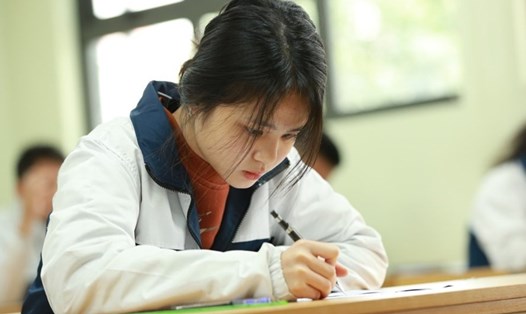 Nhiều học sinh, phụ huynh lo lắng khi Hà Nội dự kiến không lùi lịch thi vào lớp 10. Ảnh minh hoạ: Hải Nguyễn