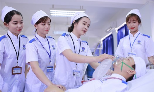 Hội Điều dưỡng Việt Nam đề nghị không dùng từ "y tá" mà dùng từ "điều dưỡng viên". Ảnh: T.H