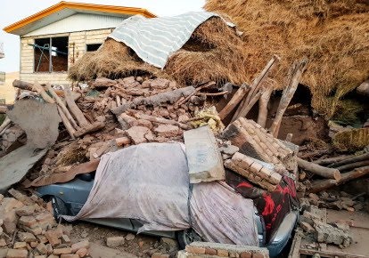 Động đát biên giới Thổ Nhĩ Kỳ và Iran phá hủy 4 ngôi làng và một số trường học bị thiệt hại. Ảnh: Reuters