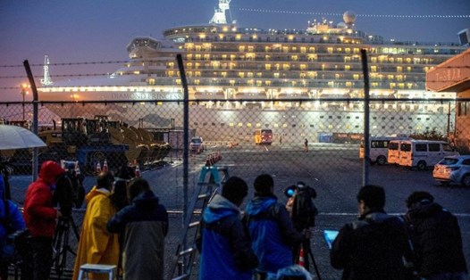 Ông  Shigeru Omi cho biết, tàu Diamond Princess không phải là bệnh viện chống COVID-19 sau khi có nhiều ý kiến chỉ trích việc cách ly chưa thực hiện tốt. Ảnh: Reuters