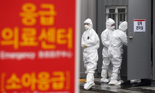 Trưa ngày 26.2, Hàn Quốc thêm một ca tử vong mới do nhiễm COVID-19, nâng tổng số lên 12 ca. Ảnh: Yonhap