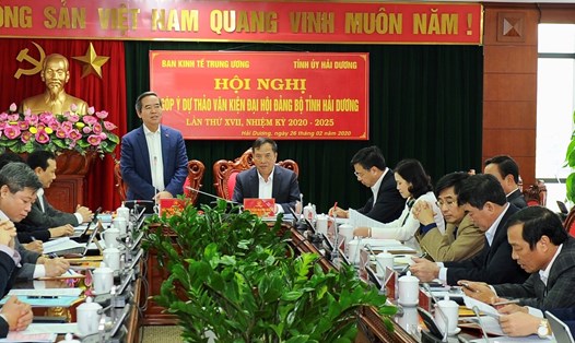 Đồng chí Nguyễn Văn Bình, Ủy viên Bộ Chính trị, Bí thư Trung ương Đảng, Trưởng Ban Kinh tế Trung ương phát biểu chỉ đạo hội nghị.