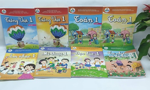 Một bộ sách giáo khoa lớp 1 do Nhà xuất bản Giáo dục Việt Nam biên soạn.